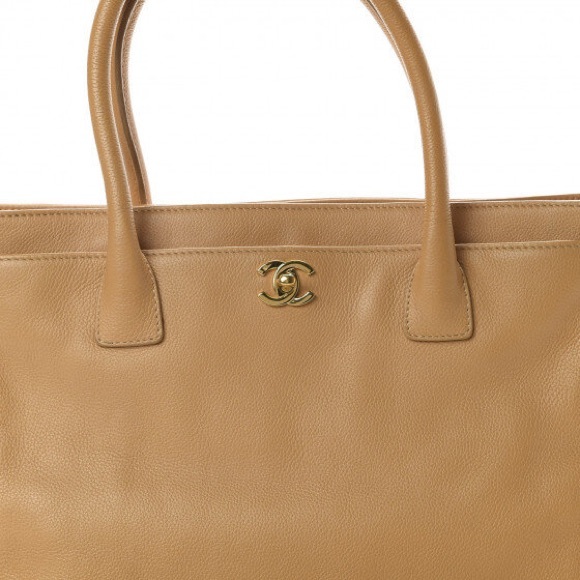 ❌SOLD❌Chanel Calfskin Medium Cerf Tote Beige GHW - Picture 6 of 10